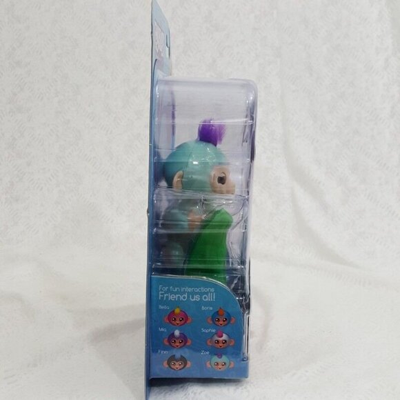 WowWee Fingerlings Interactive Baby Monkey Zoe Turquoise 2016 With Stand 5" NEW - Picture 8 of 8